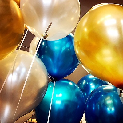 Helium ballonnen zijn niet meer weg te denken bij welk feest dan ook. Je kunt bij ons je eigen ballonnen laten vullen of een keuze maken uit ons assortiment ballonnen.